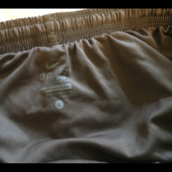 Nike Running shorts - Picture 3 of 6